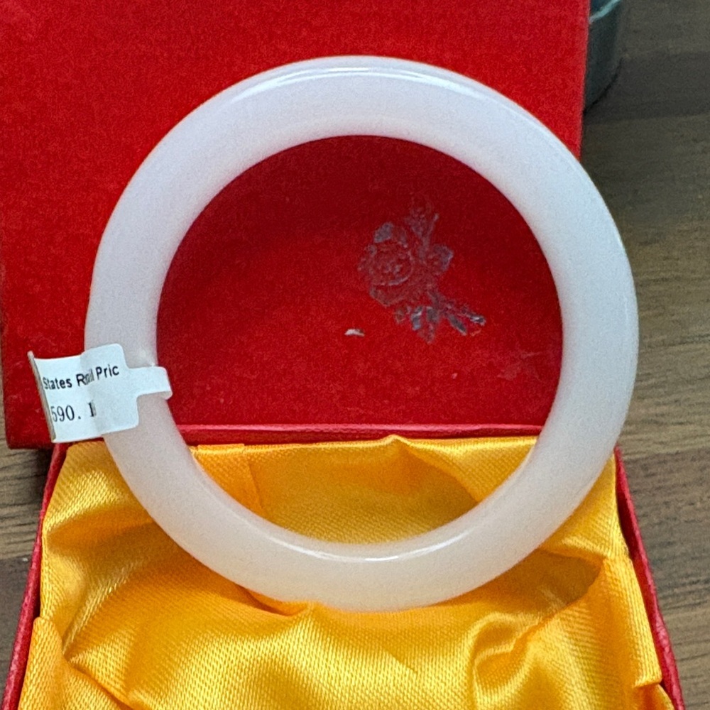 Elegant White Jade Bangle Bracelet
